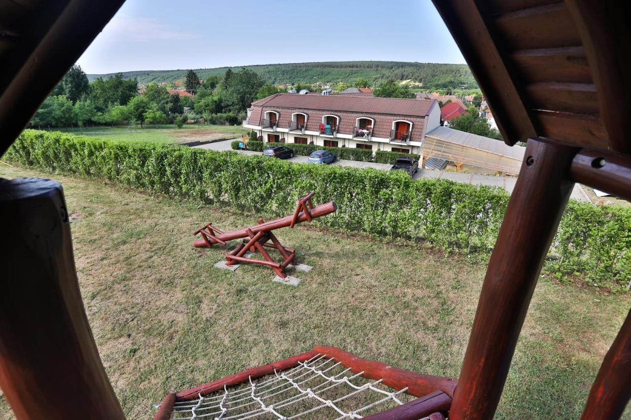 Margareta Apartman Es Ueduelohaz Bogács Exterior foto