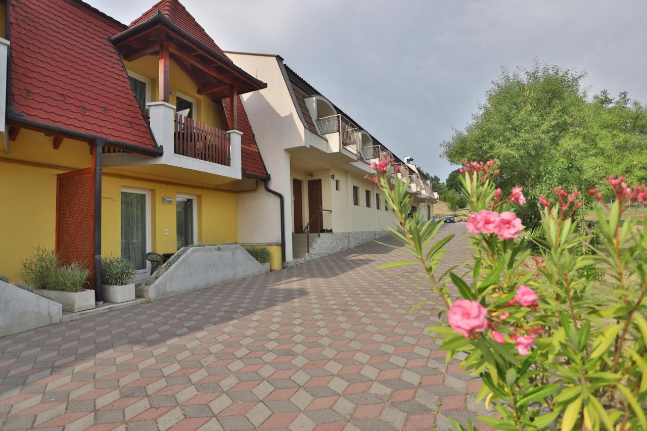 Margareta Apartman Es Ueduelohaz Bogács Exterior foto